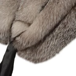 Womens Natural Fox Collar : 090 Frost -Luxe Style Central womens natural fox collar 090 frost p244 1105 image